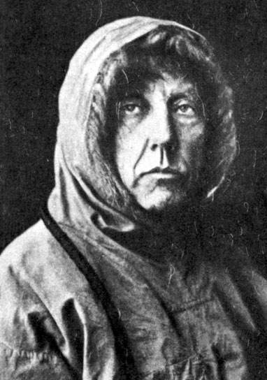 Руал Амундсен. Родился 16 июля 1872 года. Во время полета на спасение У. Нобиле пропал без вести 18 июня 1928 года