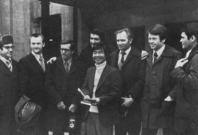 Февраль 1980 года. В Лондоне собрались соискатели приза 'За мужество в спорте'. Участники полярной экспедиции 'Комсомольской правды' были особенно рады встрече с Н. Уэмурой.