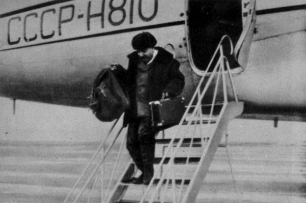 После посещения станций СП-3 и СП-4 к себе в отряд вернулся, как домой. (Май 1954 г.).