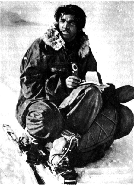Начальник экспедиции Д. Шпаро (фото В. Рахманова)